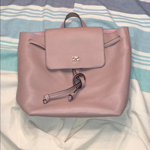 Michael Kors Handbags - 🦃 2/$99 MIX & MATCH SALE‼️ GORGEOUS Lg MK Pebbled Leather Backpack